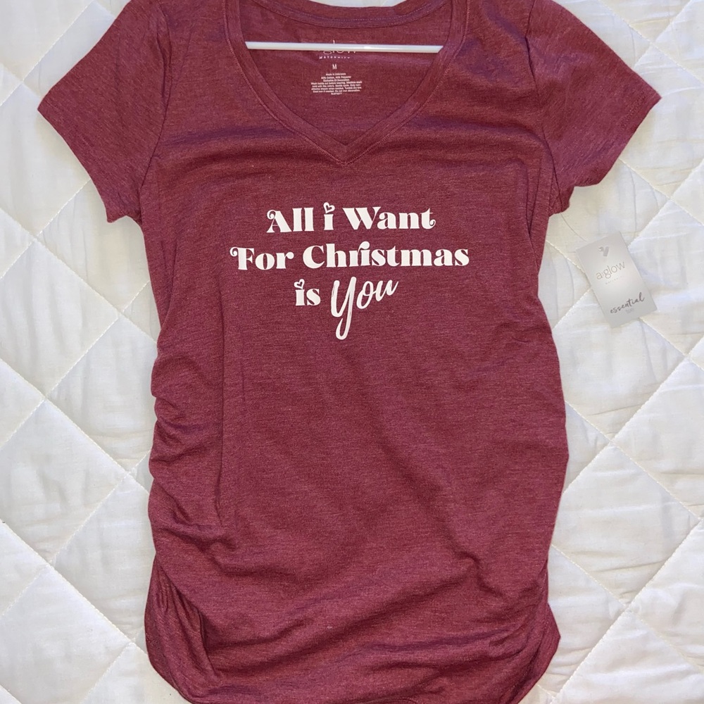 Maternity Tshirt NWT Christmas